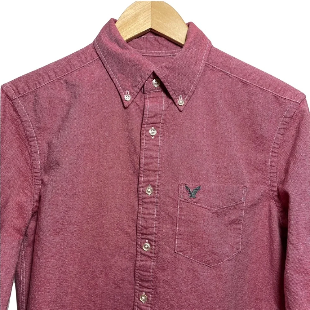 American Eagle Outfitters AEO Classic Fit Red Men's Button Down Shirt Size Small